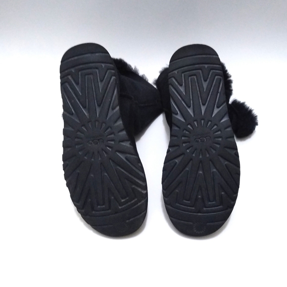 Ugg Bailey Button Boots - Picture 7 of 8
